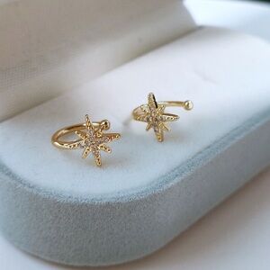 Gold Starburst Ear Cuff